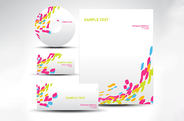 Diseño abstracto y moderno de papelería corporativa incluyendo tarjetas de presentación, sobres y hojas membretadas.